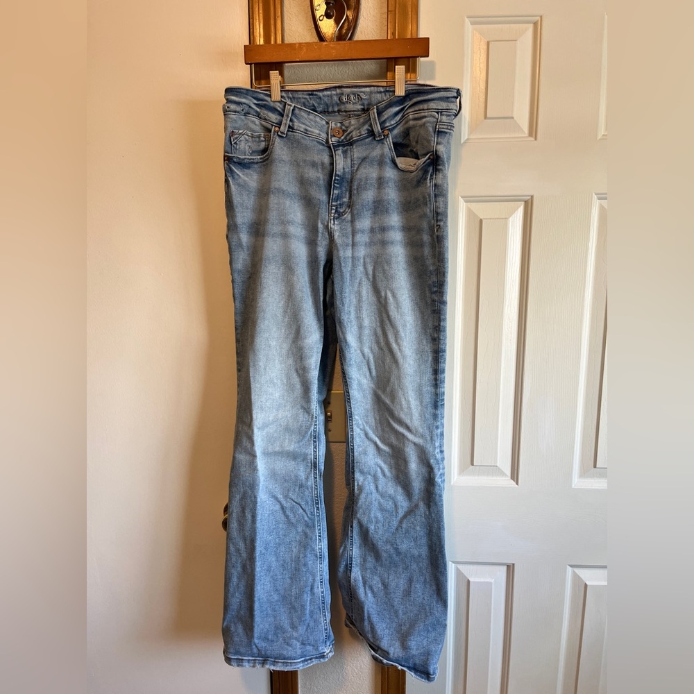 Edgely Brand Flare Jeans